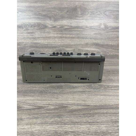 Vintage Radio Shack/Realistic SCR-28 Cassette/AM/FM Boom Box - Picture 6 of 9